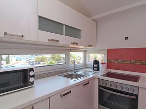Fridge, microwave, oven, dishwasher