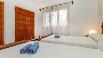 2 slaapkamers, een strijkplank/strijkijzer, wifi