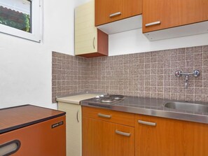 ثلاجة، مستلزمات طهي/أطباق/أوعية