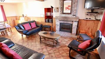 TV, fireplace, DVD player