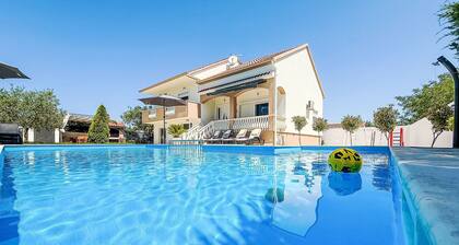 Tina & Tino by Interhome