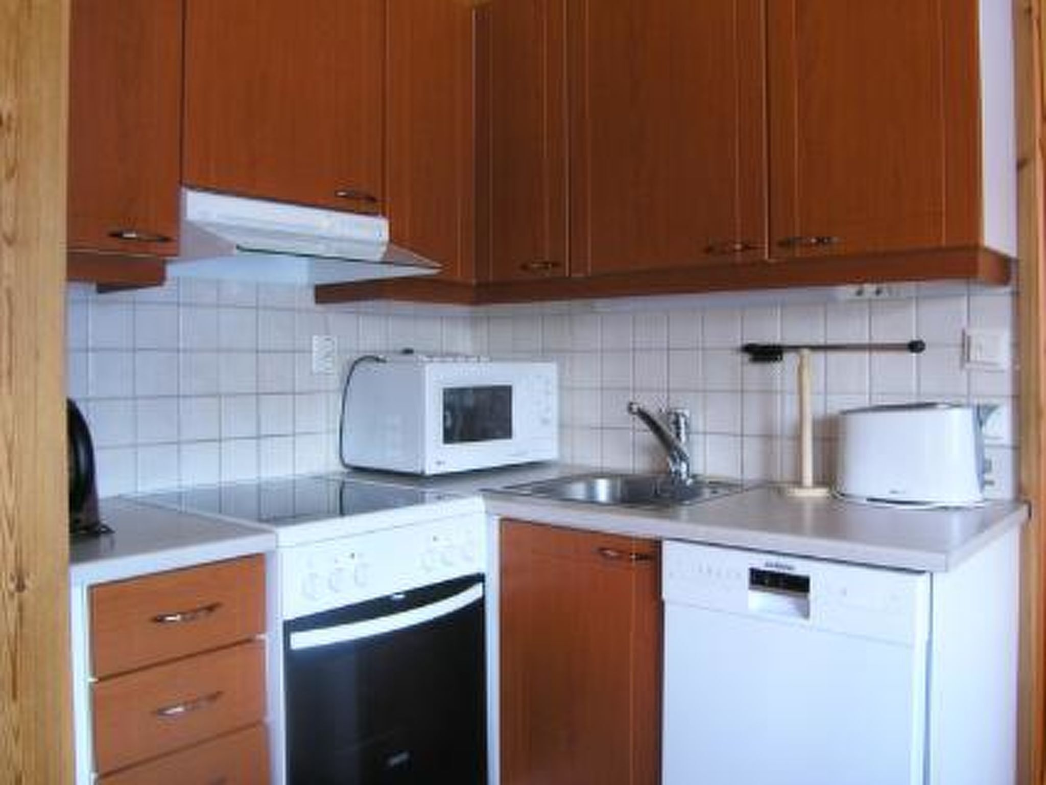 Fridge, microwave, dishwasher, highchair