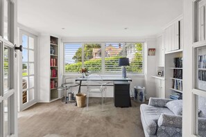 TV, fireplace, offices