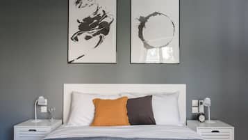 2 habitaciones, escritorio y espacio para trabajar con laptop