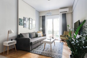Apartment | Ruang tamu | 43 inci televisyen skrin rata dengan satelit, TV Pintar, Netflix