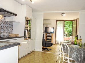 Réfrigérateur, four, lave-vaisselle