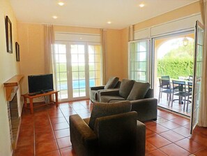 TV - Villa Caleta by Interhome (L'Ametlla de Mar)