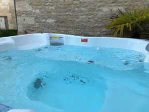 Baignoire à remous extérieure