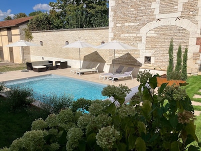 La Villa Lombardi – 5-Star Stay in Champagne with Spa & Pool