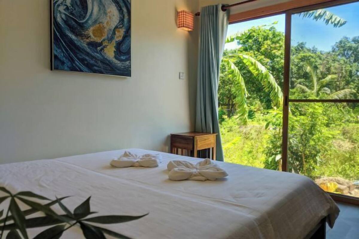 1 bedroom, desk, laptop workspace, free WiFi