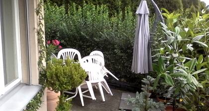 Quiet apartment with garden terrace and views of the Swiss Alps