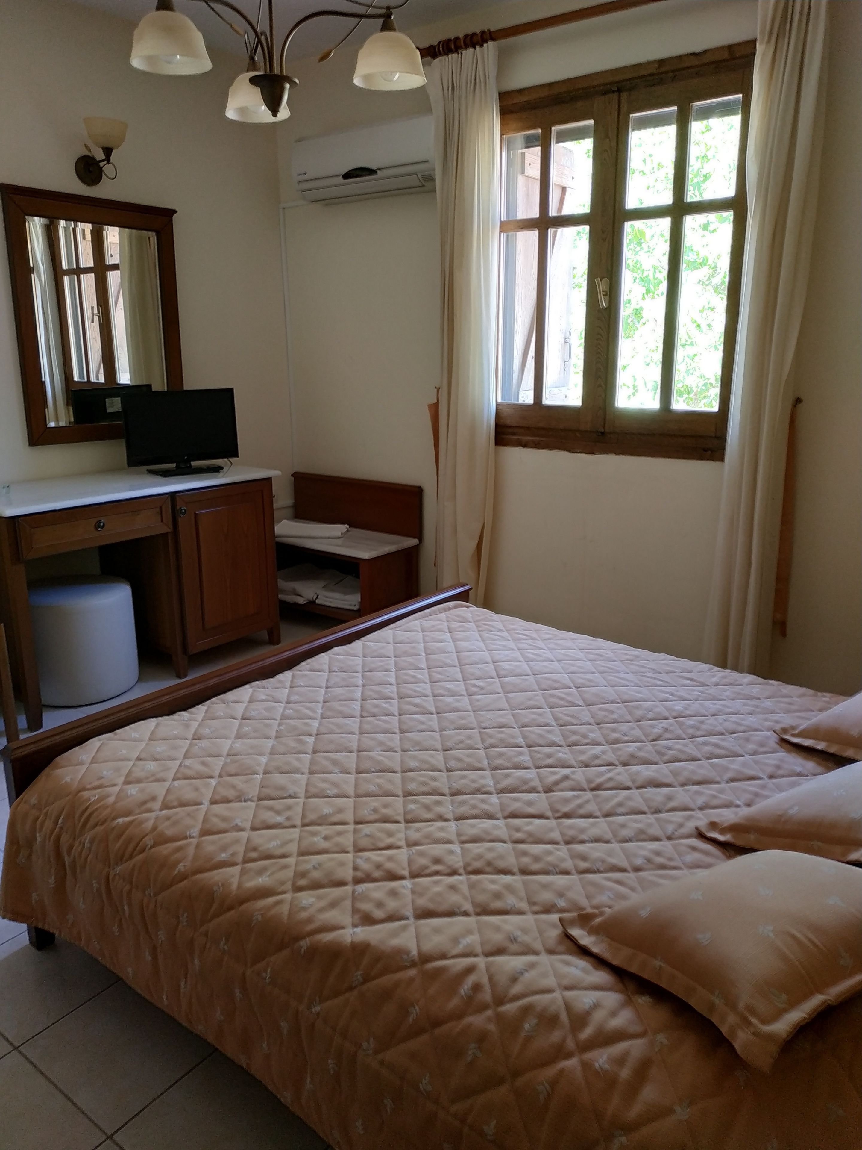 Phòng đôi, phù hợp cho người khuyết tật | Két bảo mật tại phòng, bàn, khu vực làm việc phù hợp cho laptop 