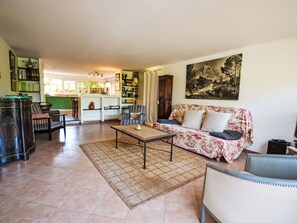 TV, DVD player - Apartment Kerkor by Interhome (Aix en Provence)