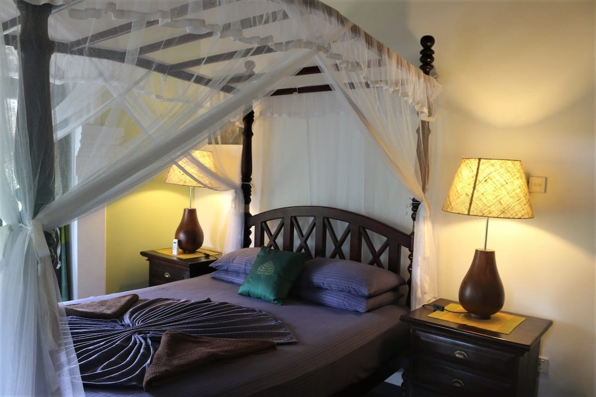 2 bedrooms, individually decorated, individually furnished