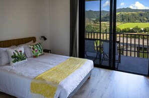 3 habitaciones, escritorio, tabla de planchar con plancha y wifi gratis 
