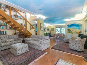 TV, fireplace, DVD player