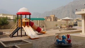 منطقة لعب الأطفال - خارجية