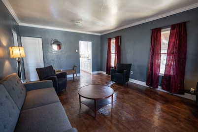 Decadent 2 BR Home Downtown Moscow Huge RV Parking