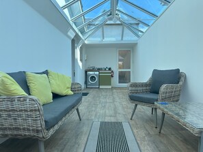 Interior - Shellseekers, lovely views across Port Isaac (Port Isaac)