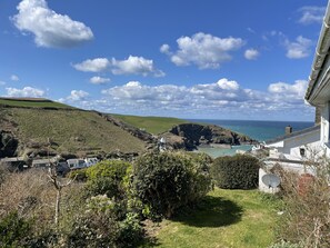 Property grounds - Shellseekers, lovely views across Port Isaac (Port Isaac)