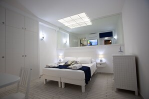 1 bedroom - The Holy Mary inside (Tropea)