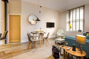 Interior - Central Apartment in Ambleside with parking by LetMeStay (Ambleside)