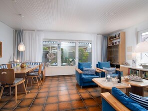 Dining - Achtern Diek 24 by Interhome (Norddeich)