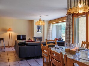 Télévision, cheminée