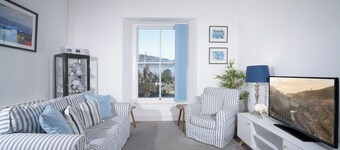 Charming Apartment with Parking, by LetMeStay