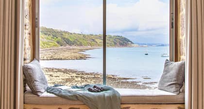 Emelle, Kingsand, near the water's edge