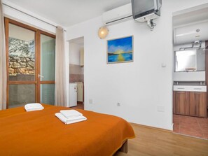 1 bedroom, Internet