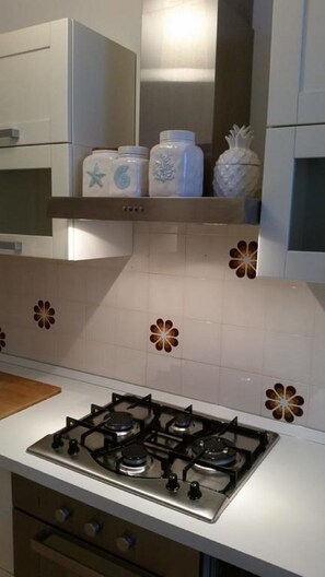Dishwasher, coffee/tea maker, cookware/dishes/utensils - Neptune apartment (Cervia)