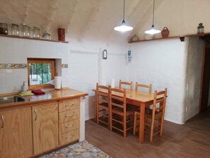 Dining - Traditional house with charm (Sant Jaume d'Enveja)