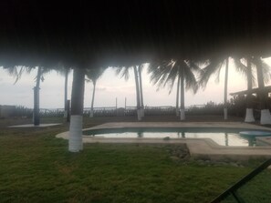 Outdoor pool - Beach front house next to restaurant (Acajutla)