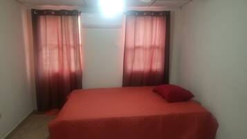 3 bedrooms, free WiFi, bed sheets