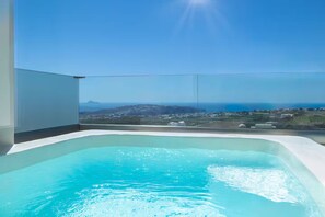 Outdoor spa tub - Cinnamon Villa with Private Hot Tub and Panoramic View (Pyrgos Kallistis)