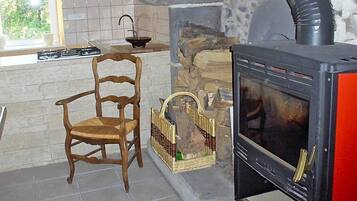 Réfrigérateur, micro-ondes, four