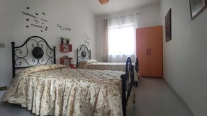 2 Schlafzimmer, Bügeleisen/Bügelbrett, Reisekinderbett, kostenloses WLAN