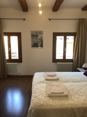 1 bedroom, soundproofing, iron/ironing board, WiFi