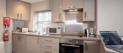 Fridge, microwave, oven, coffee/tea maker