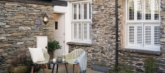 Dog friendly apartment with Sky TV by LetMeStay