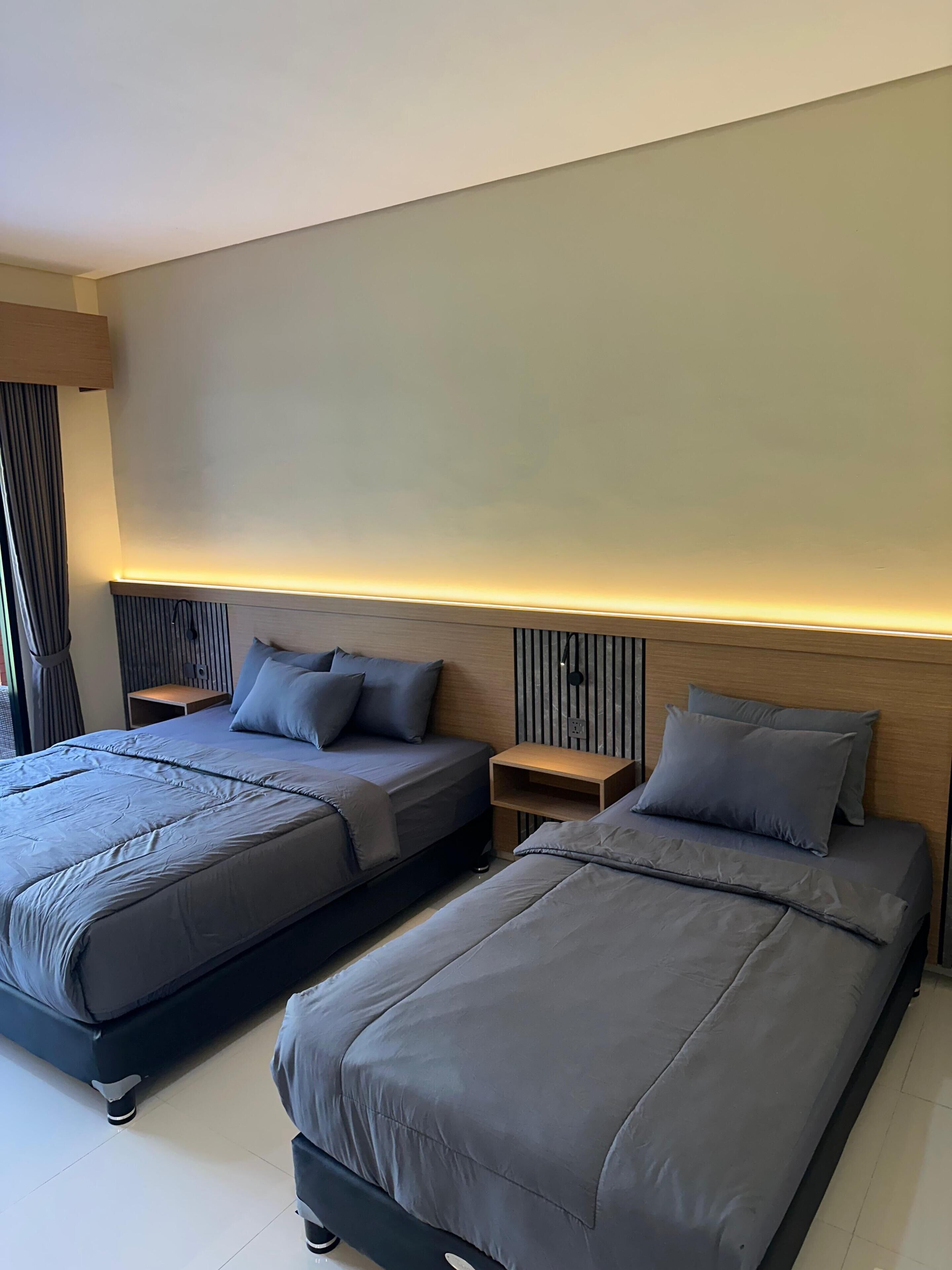 Chambre Triple Supérieure, vue parc | Literie hypoallergénique, minibar, bureau, chambres insonorisées