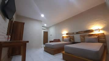 Kamar Double atau Twin Standar | Seprai antialergi, meja kerja, kedap suara, dan Wi-Fi gratis