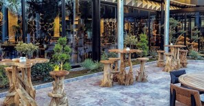 2 間餐廳；供應早餐、午餐、晚餐；意大利菜