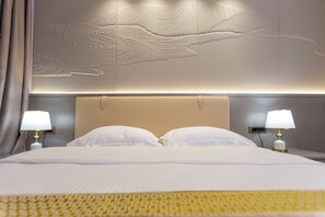 Minibar, in-room safe, desk, blackout curtains - Shkoder Grand Hotel Europa, Affiliated by Meliá (Shkoder)