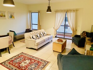 Interior - City Nights - JBR Rimal 4 Tower (Dubai)