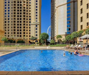 Outdoor pool - City Nights - JBR Rimal 4 Tower (Dubai)