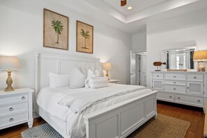 4 bedrooms, iron/ironing board, Internet, bed sheets