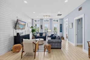 Smart TV, reproductor de DVD, libros y videoteca 