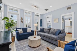 Smart-tv, een dvd-speler, boeken en een filmbibliotheek